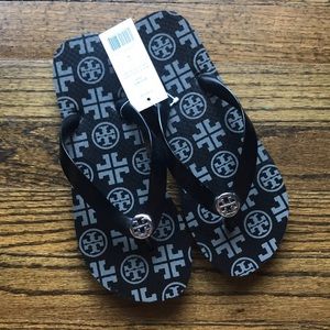 NWT Tory Burch flip flops size 6
